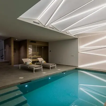Villa Buenavista - Beachfront - Staff Included
