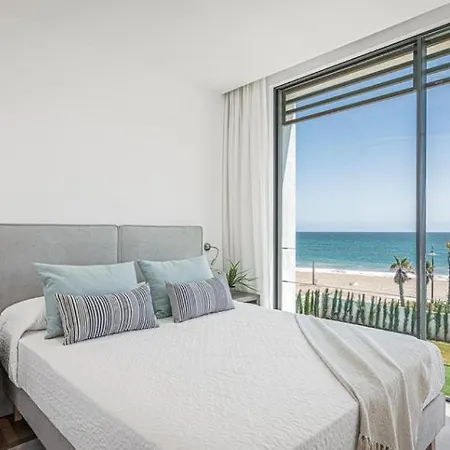 Villa Buenavista - Beachfront - Staff Included *