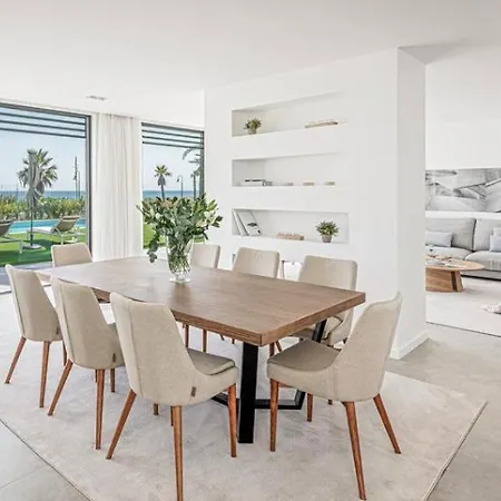 Buenavista - Beachfront - Staff Included Estepona