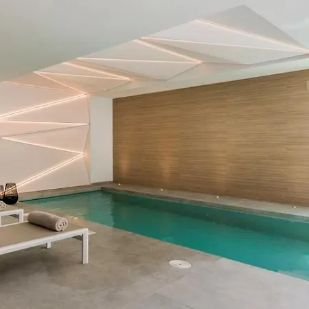 Buenavista - Beachfront - Staff Included * Estepona