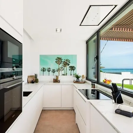 Buenavista - Beachfront - Staff Included