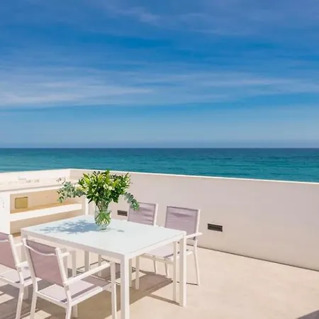 Buenavista - Beachfront - Staff Included Estepona