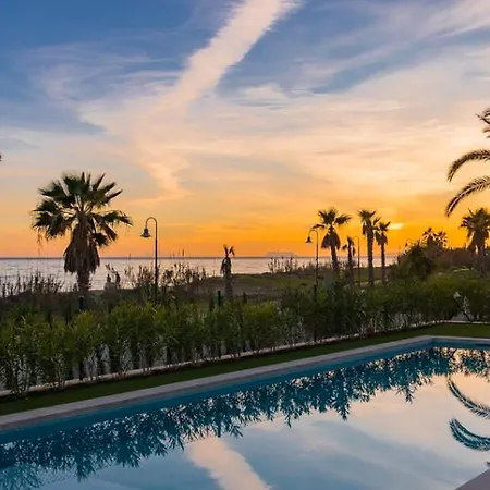 Buenavista - Beachfront - Staff Included