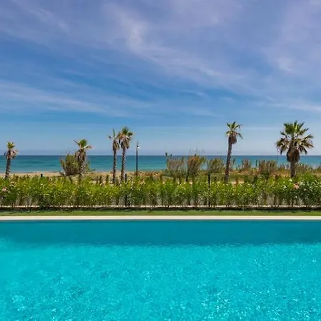 Buenavista - Beachfront - Staff Included וילה אסטפונה